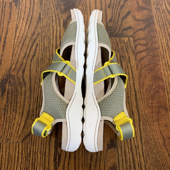 NEW Clarks Women's Amanda Stroll Flat Sandal Army Green Yellow Size 9M - Picture 10 of 14